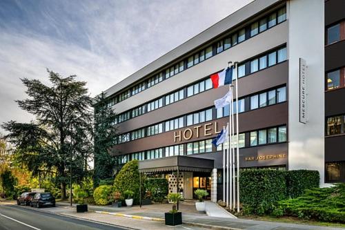 Mercure Paris Ouest 4*