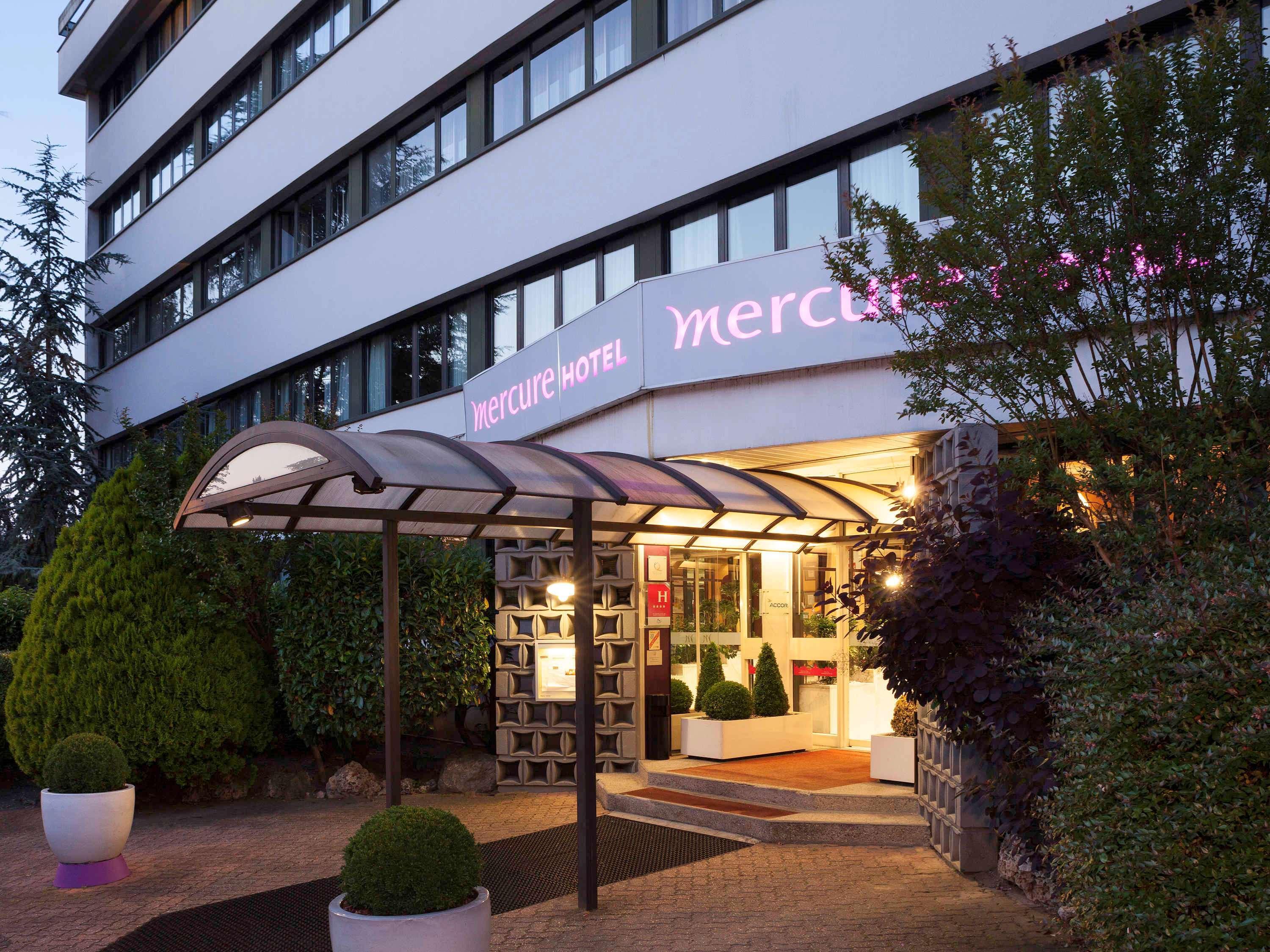 Mercure Paris Ouest Hotel