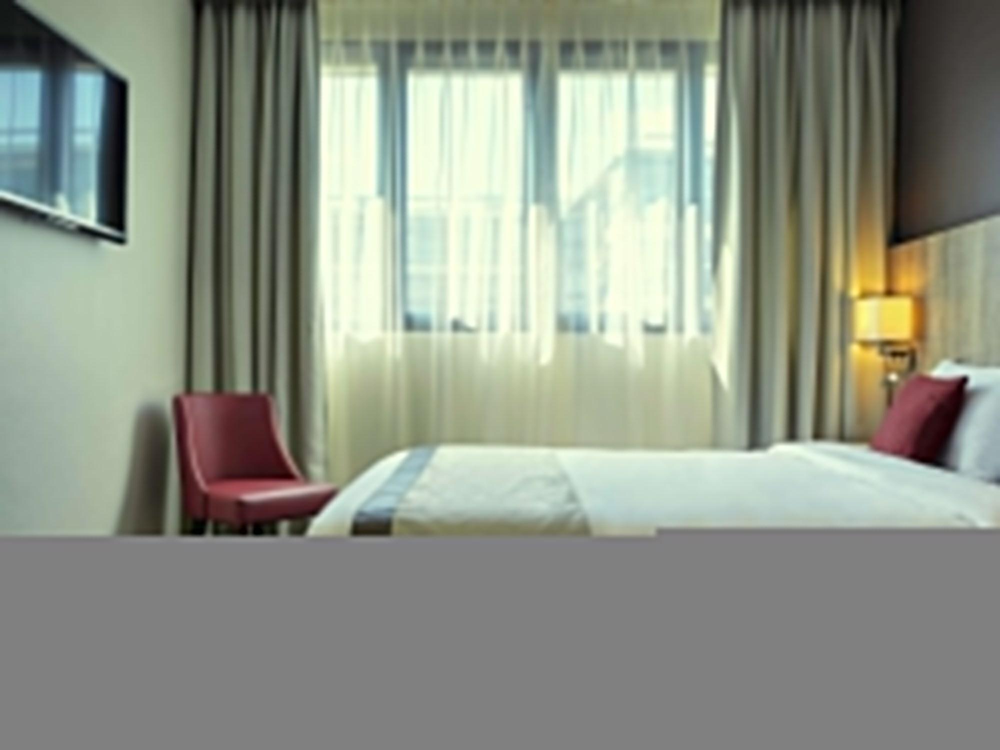 Hotel Mercure Paris Ouest 4*