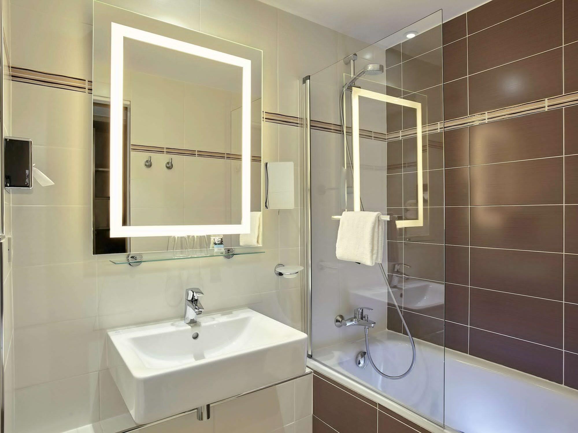 Mercure Paris Ouest 4*