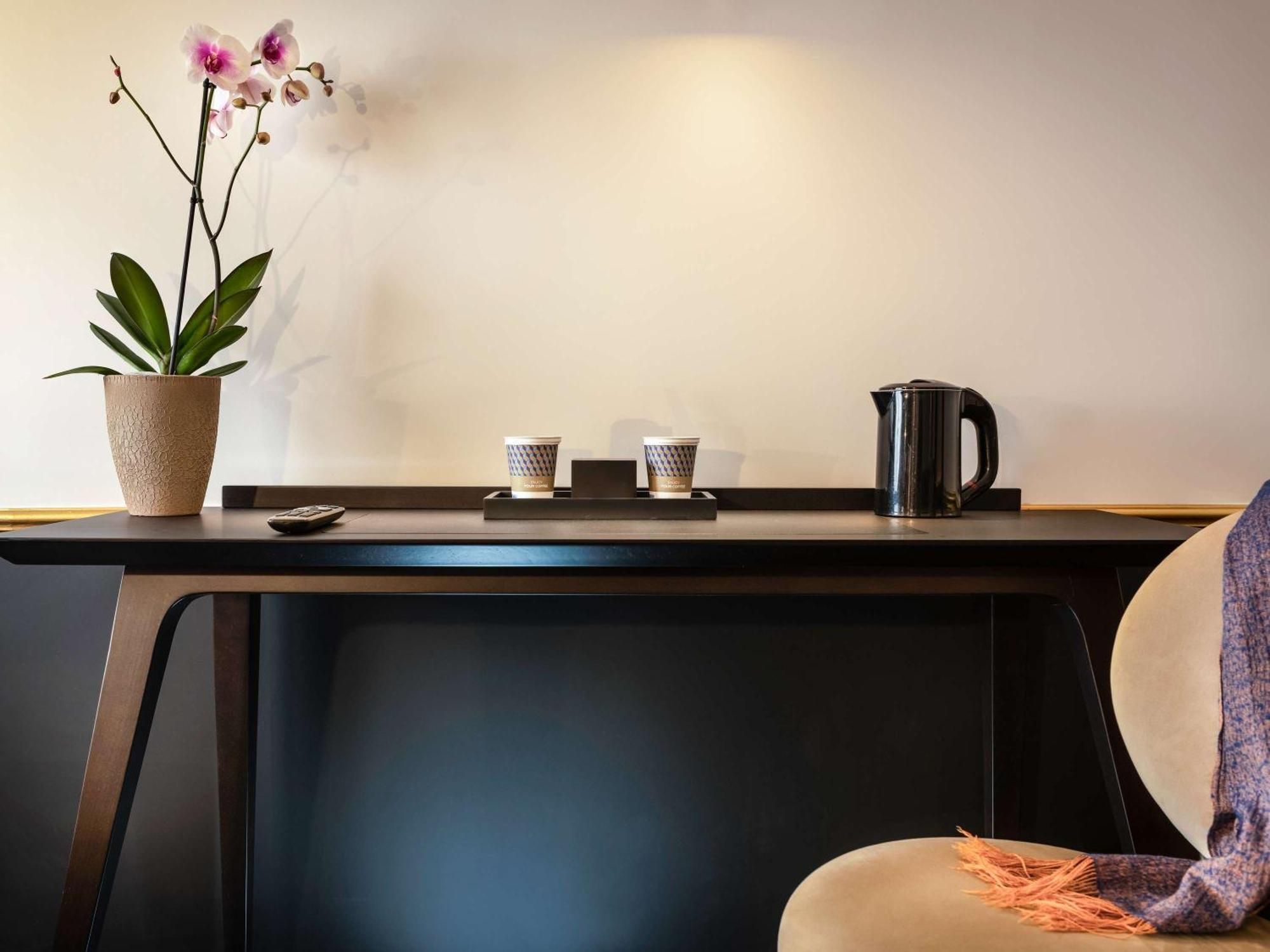 Mercure Paris Ouest Hotel 4*