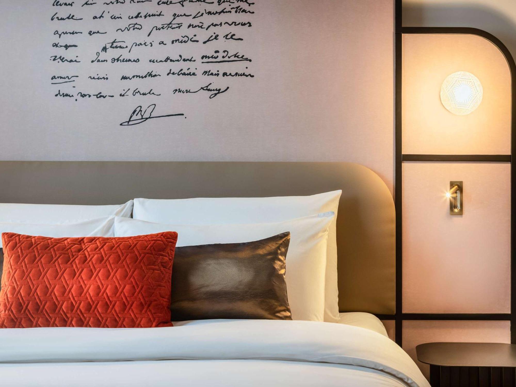 Mercure Paris Ouest Hotel