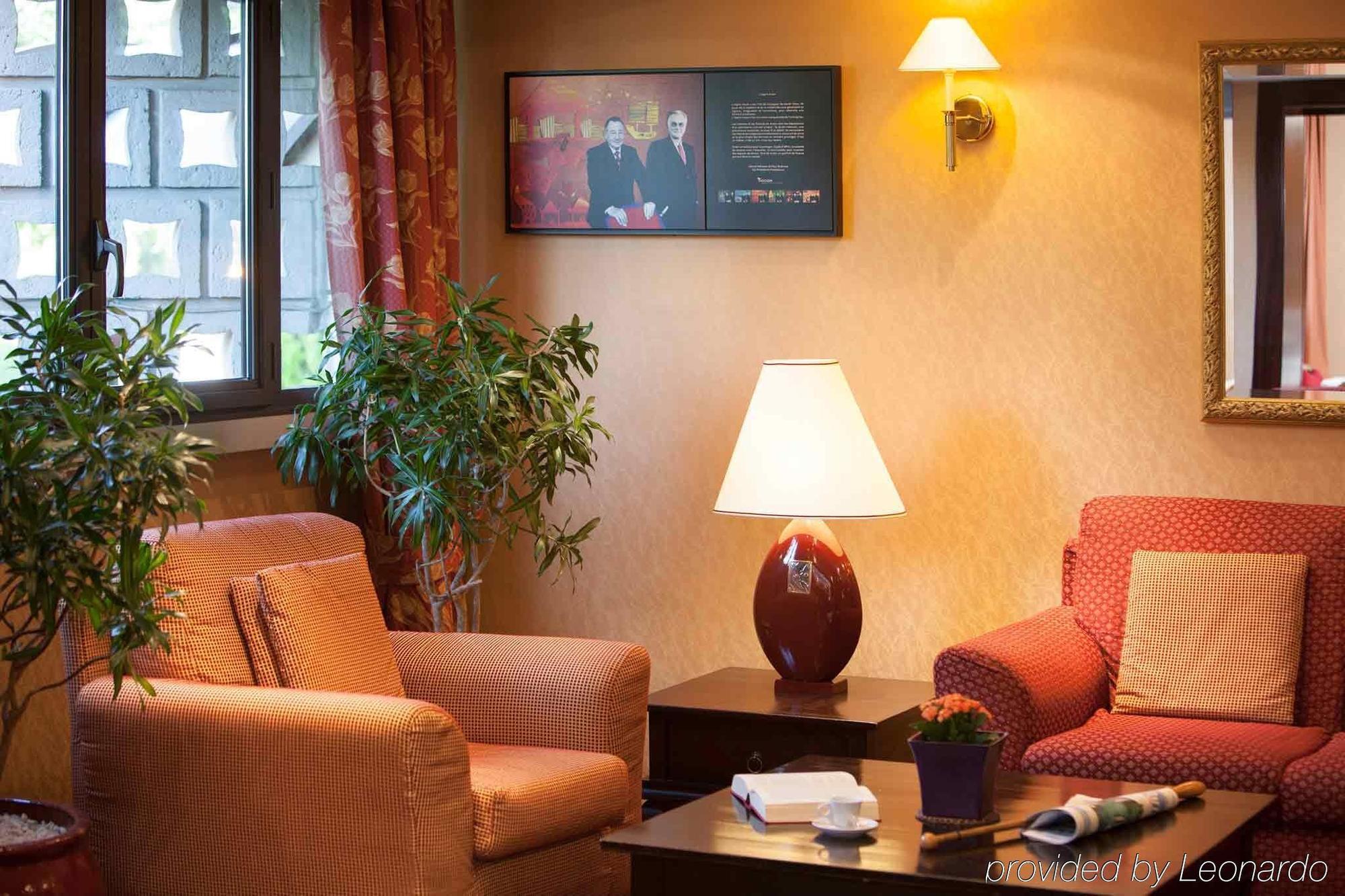 Mercure Paris Ouest Hotel 4*