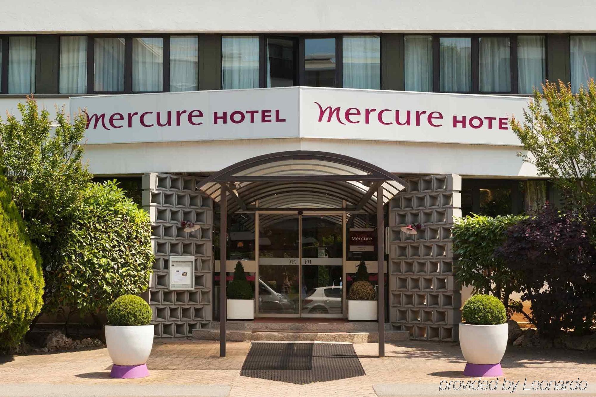 Mercure Paris Ouest Hotel 4*