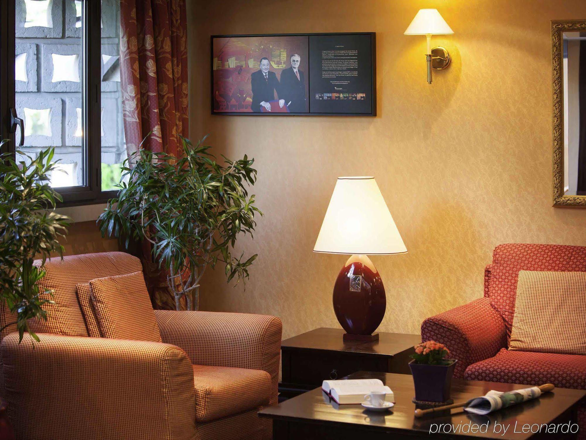 Mercure Paris Ouest 4*