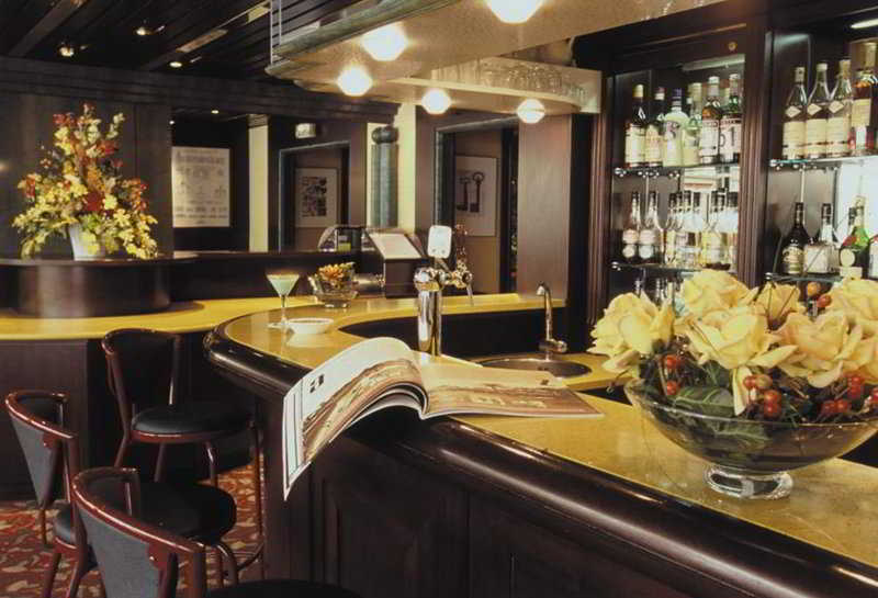 Mercure Paris Ouest Hotel 4*