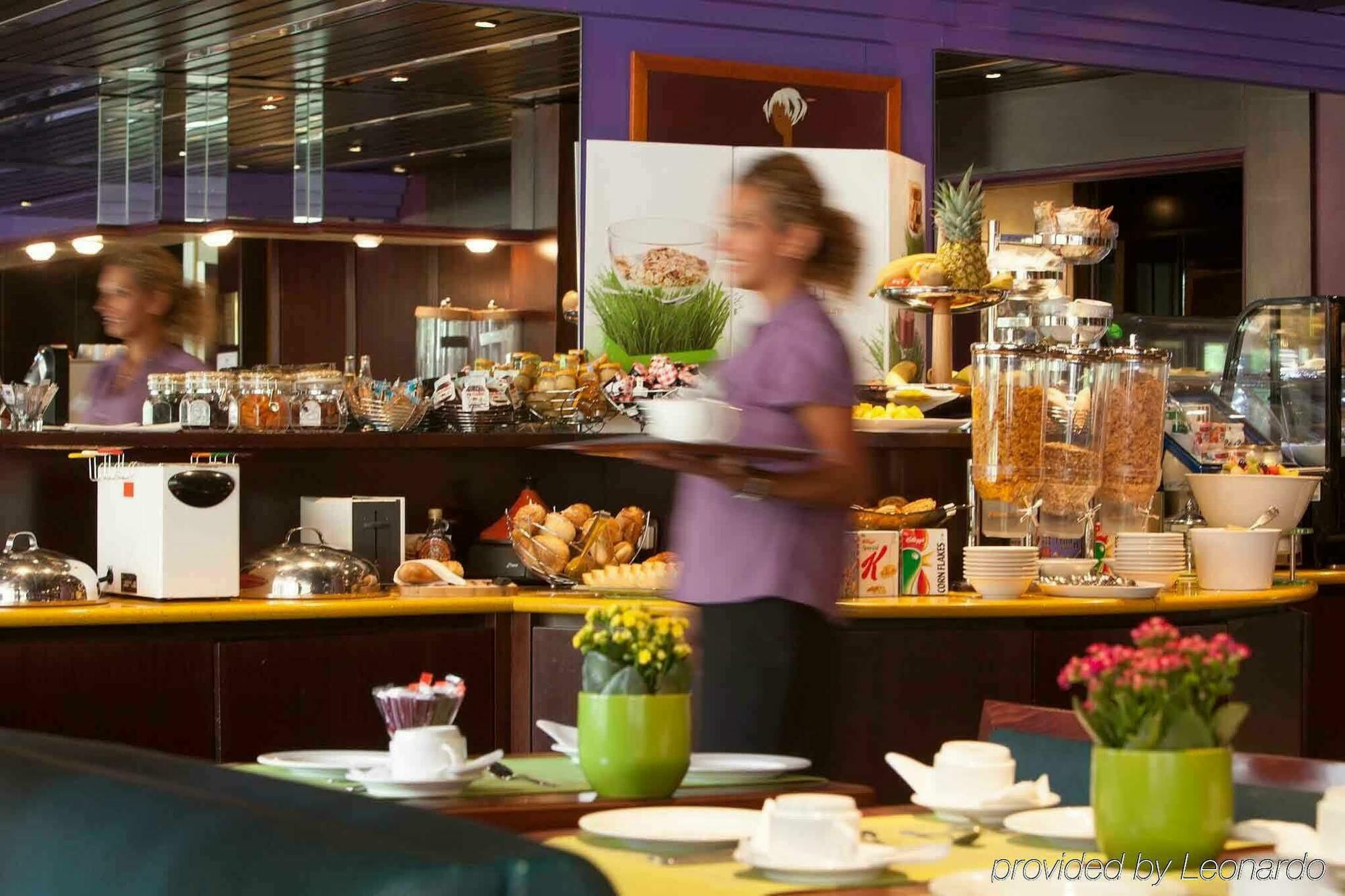 Mercure Paris Ouest Hotel